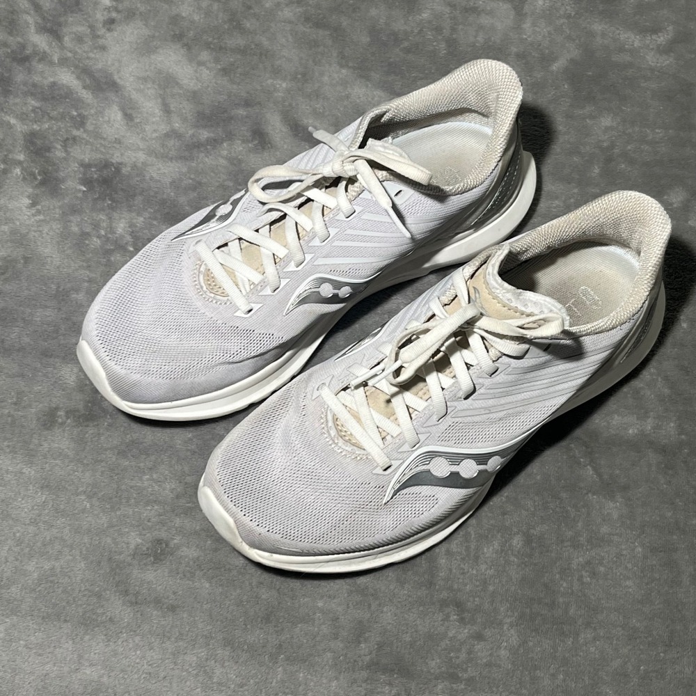 Saucony Kinvara 12 Running Shoes Womens 10.5 Grey Silver S10619-15 Athletic